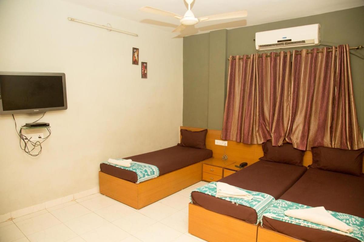 Srujan Sarai Service Apartment Мумбаи Экстерьер фото