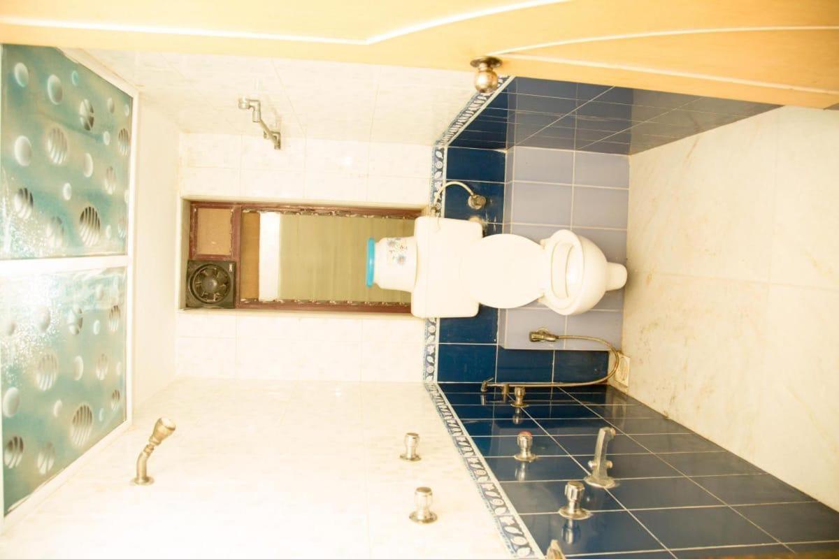 Srujan Sarai Service Apartment Мумбаи Экстерьер фото