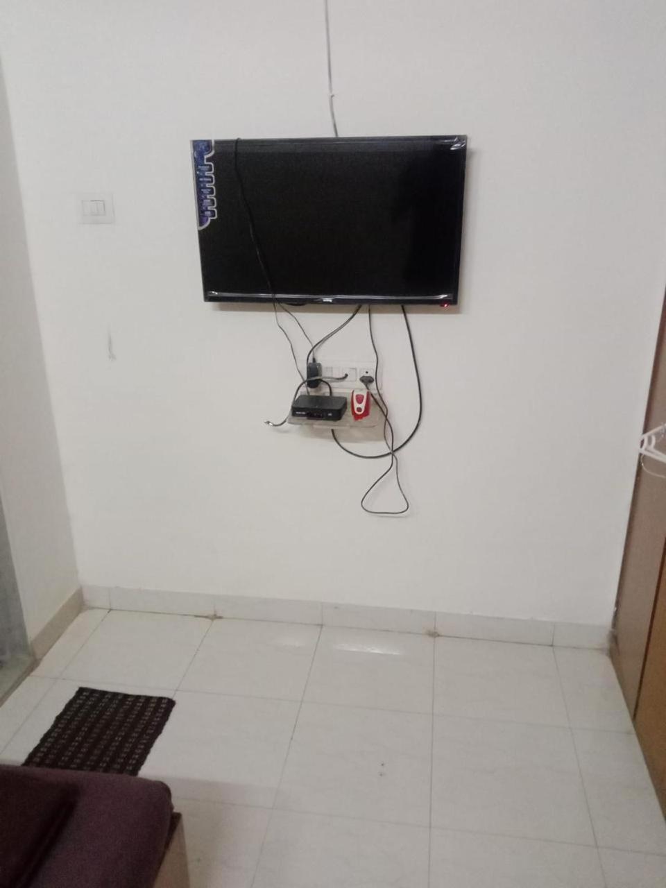 Srujan Sarai Service Apartment Мумбаи Экстерьер фото